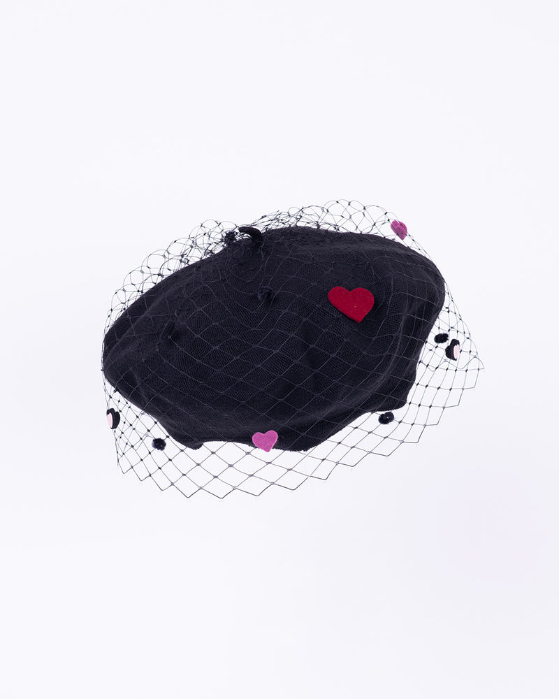 misaharada ミサハラダ ベレー帽 ラインストーンチェーン付き I ♡ PARIS | ベレー帽 | misaharada（ミサハラダ）日本公式オンライン
