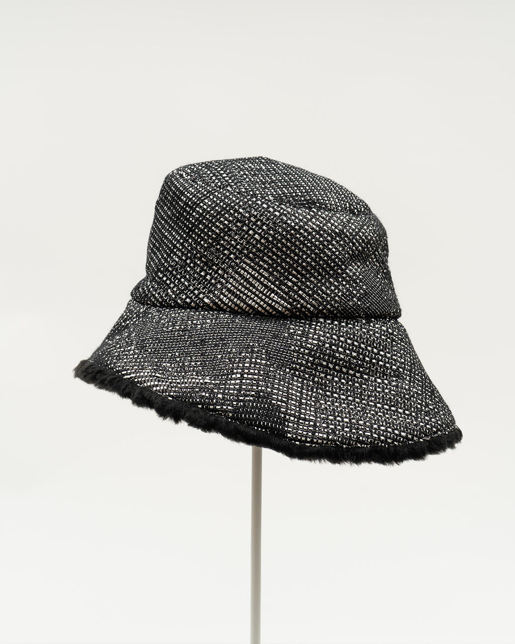 misaharada ミサハラダ 高級ハット　帽子　ベレー　イギリス製　ブラック ISLA - GREY | バケットハット | misaharada（ミサハラダ）日本公式