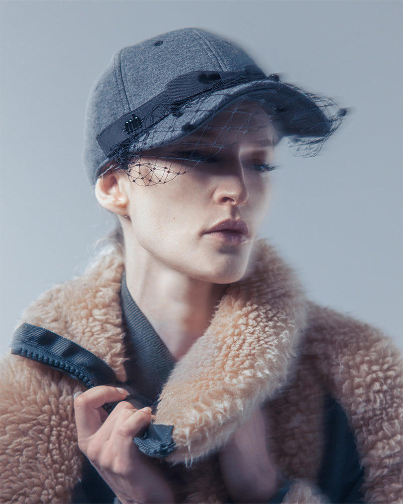 GIGI - GREY